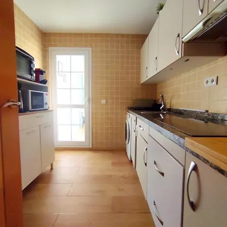 Atico Sea Views - 2 Bedrooms *