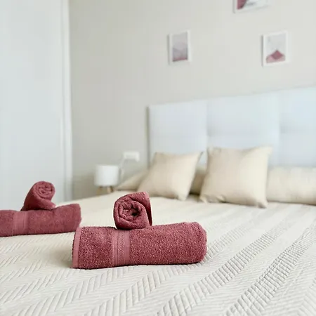 Atico Sea Views - 2 Bedrooms *
