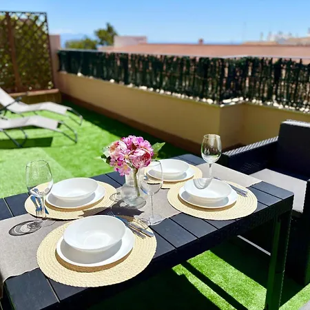 Atico Sea Views - 2 Bedrooms דירה *